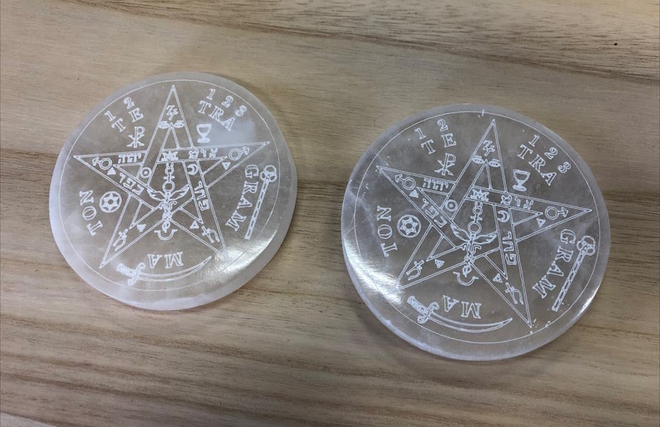 Plato Selenita Tetragramaton 10 cm